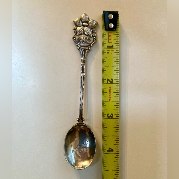 🌷Victoria BC Souvenir Spoon - Picture 4 of 5